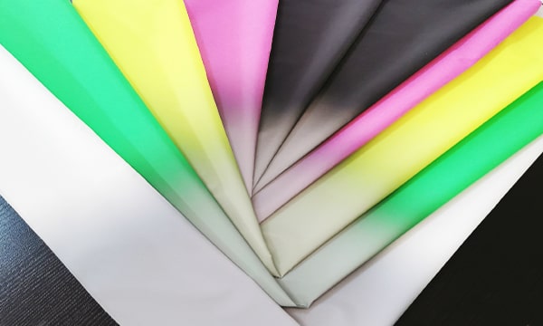 Reflexão Gradiente Cor-Prata