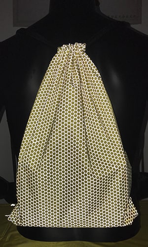 bolsa leve com padrão reflexivo