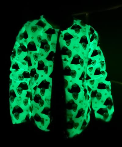 暗闇で光るプリント柄子供服