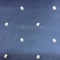 Padrão de pata em tecido com impressão reflexiva