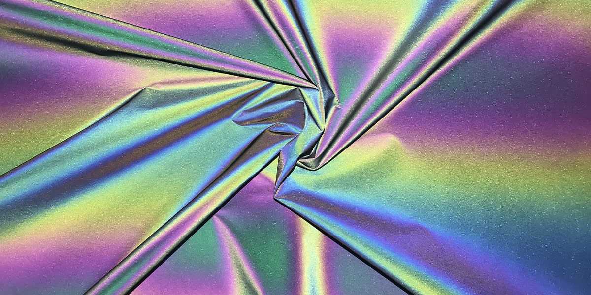 Tecido Refletivo Iridescente é tendência de colocação noturna