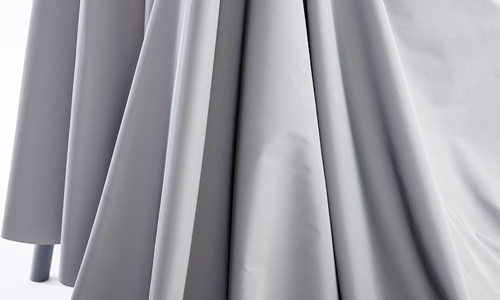 アウターシェル反射生地とは